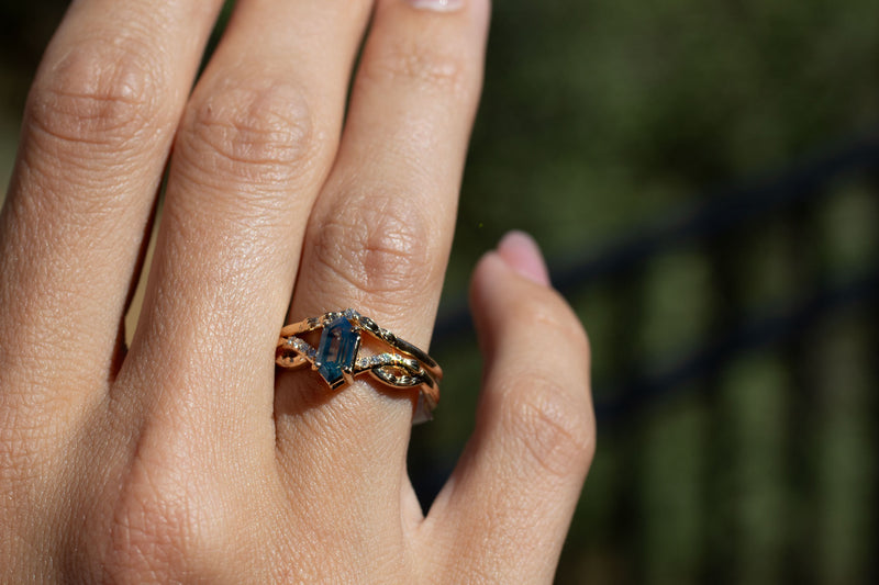 Pine Sapphire and Diamond Ring, Gold