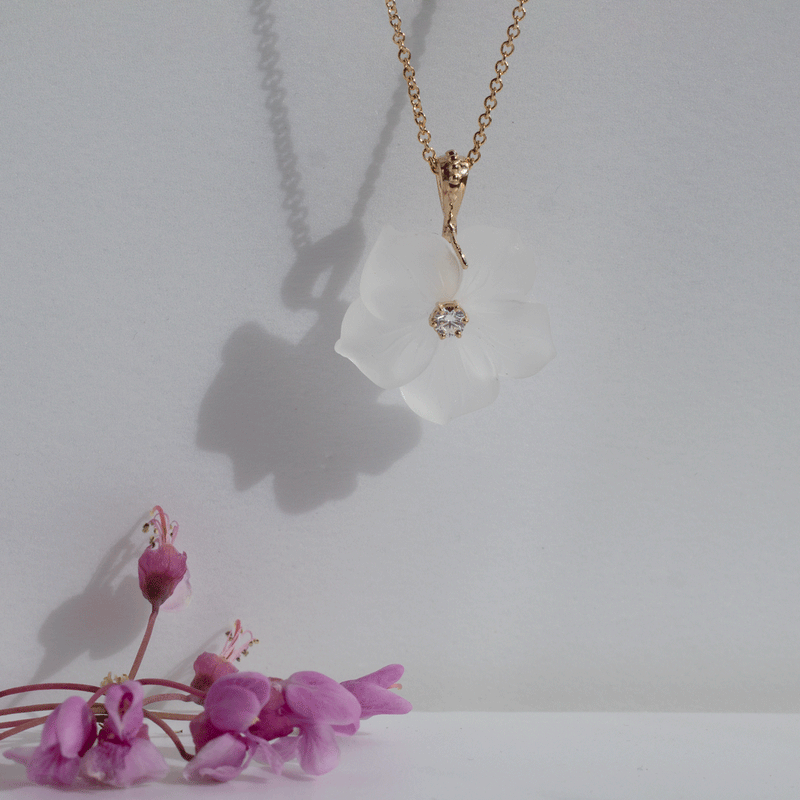 Quartz carved flower pendant, Gold