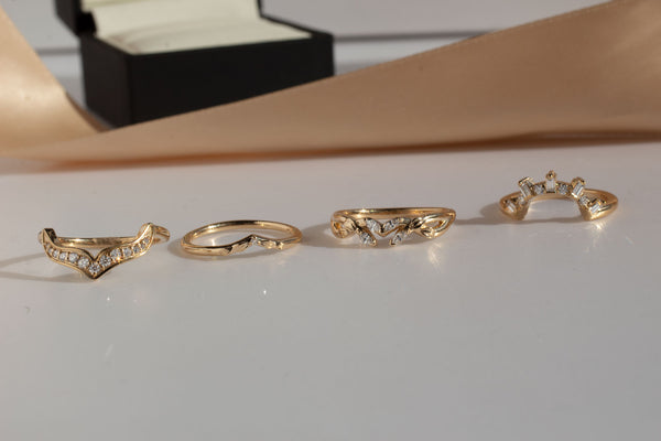 Pine Diamond Band, Gold