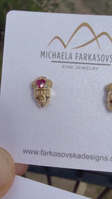 La Flora Skull Stud Earrings, Gold