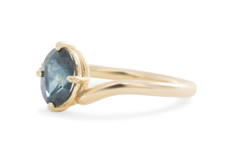 Flow Sapphire Ring, Gold