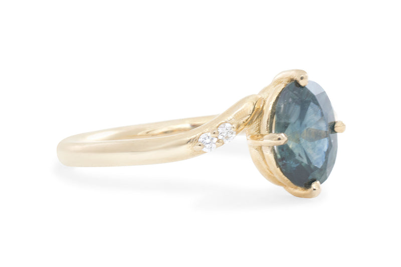 Flow Sapphire Ring, Gold