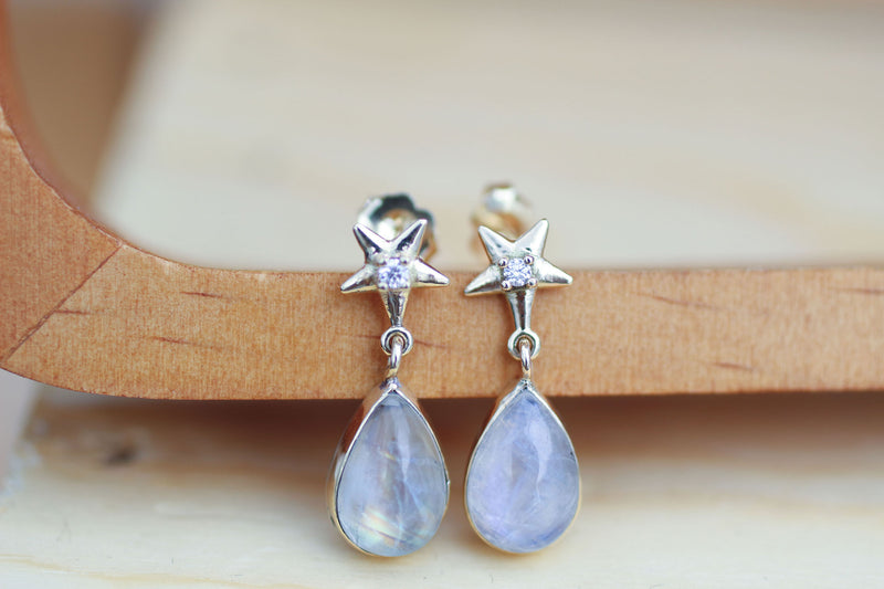 Moonstone and Diamond earrings, Gold